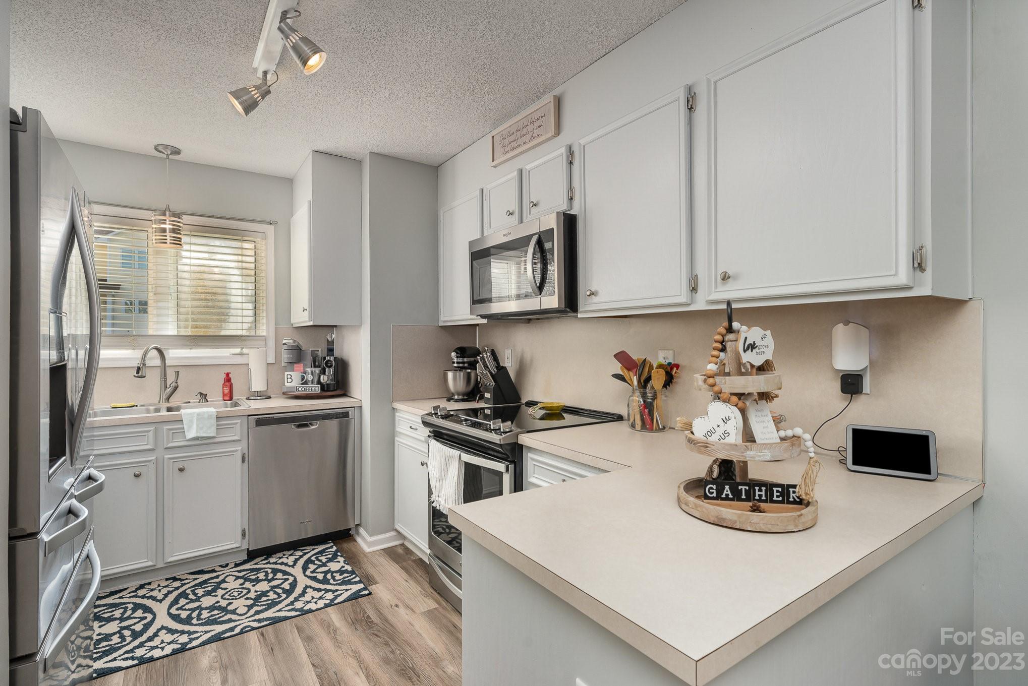 White Oak Manor - Residential