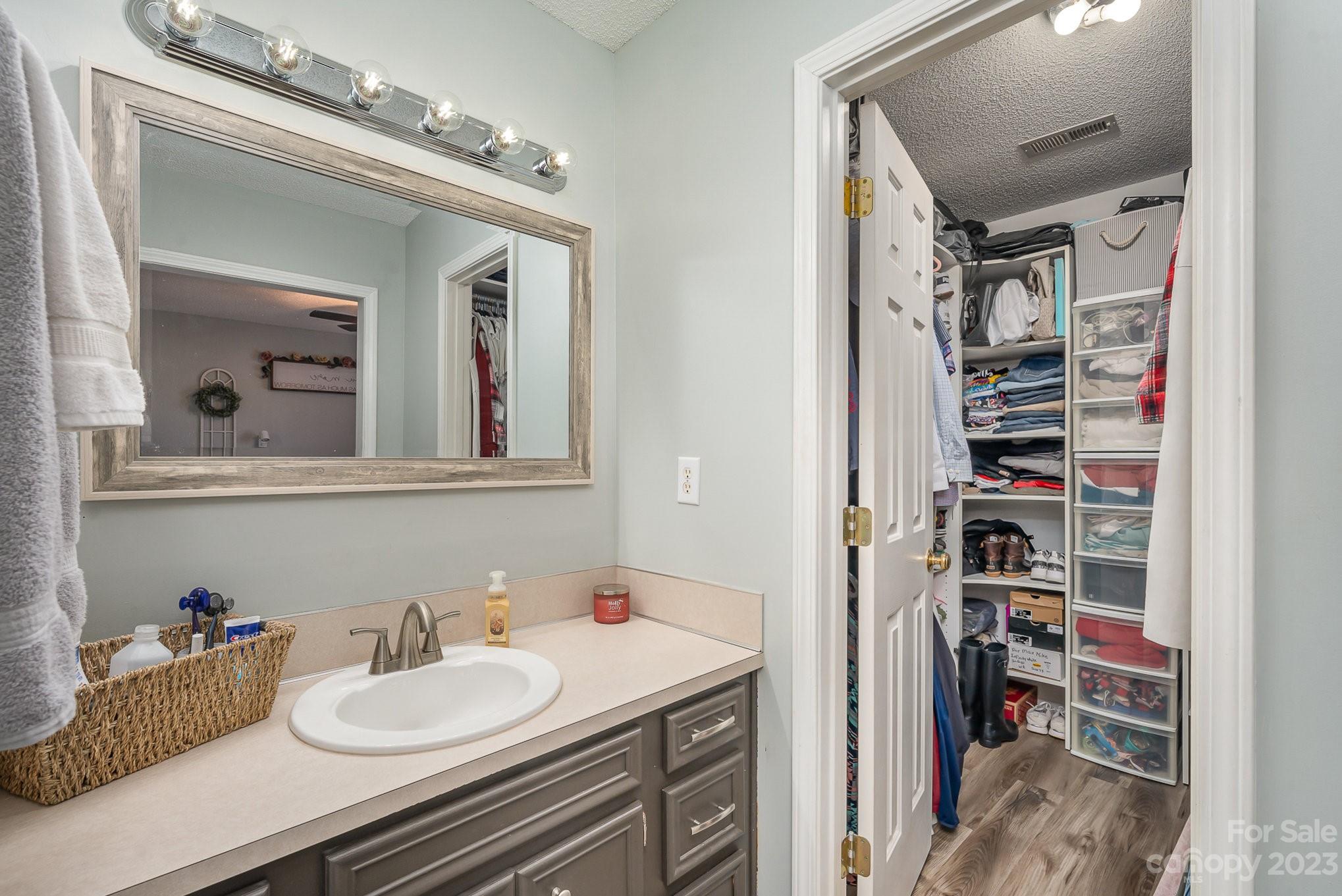 White Oak Manor - Residential