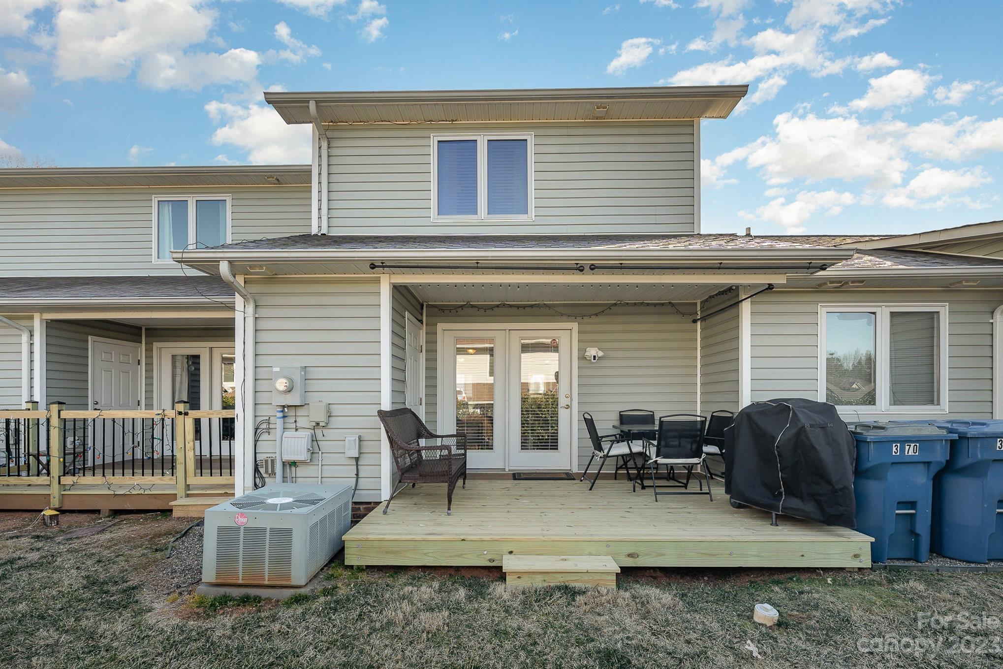 White Oak Manor - Residential