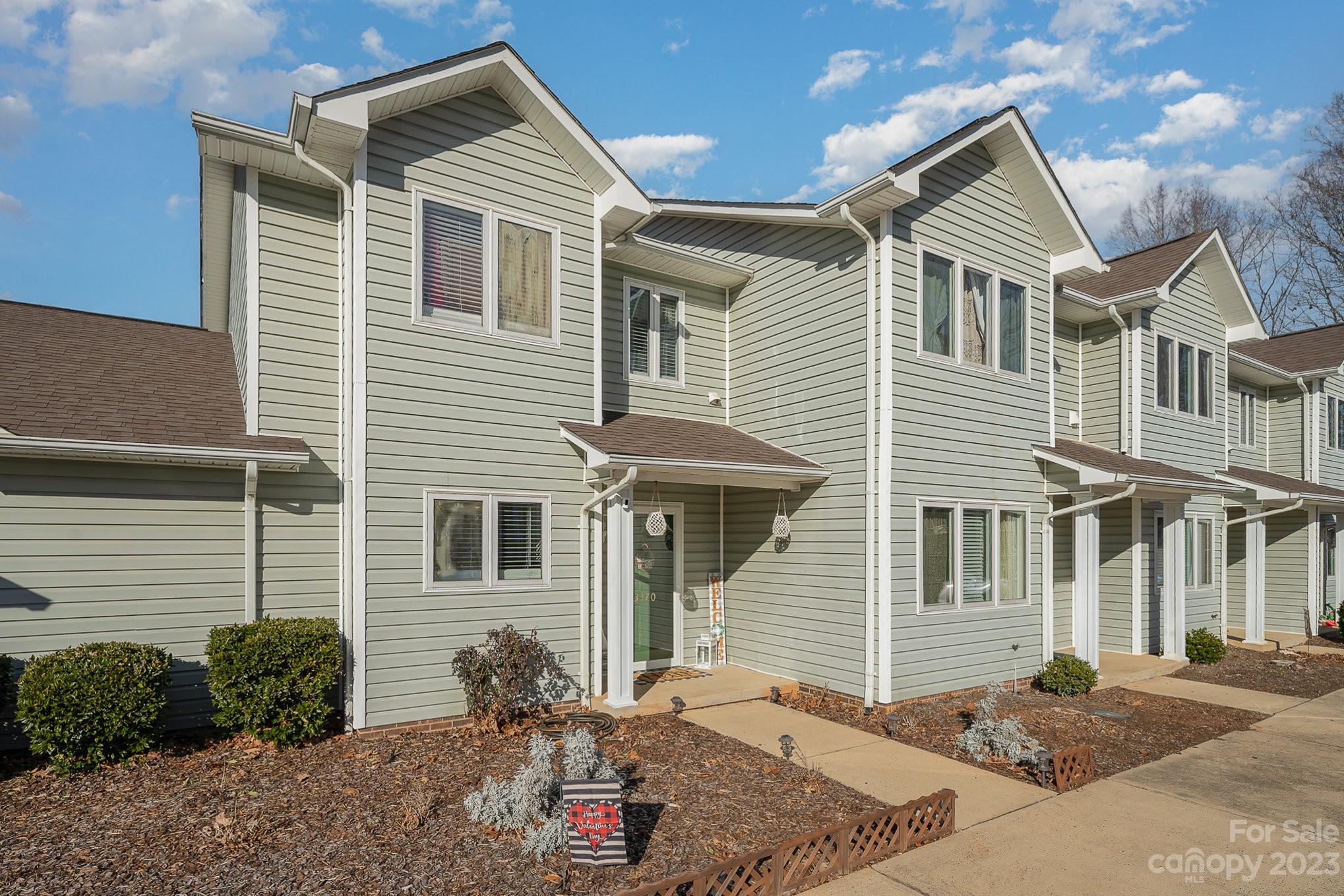 White Oak Manor - Residential