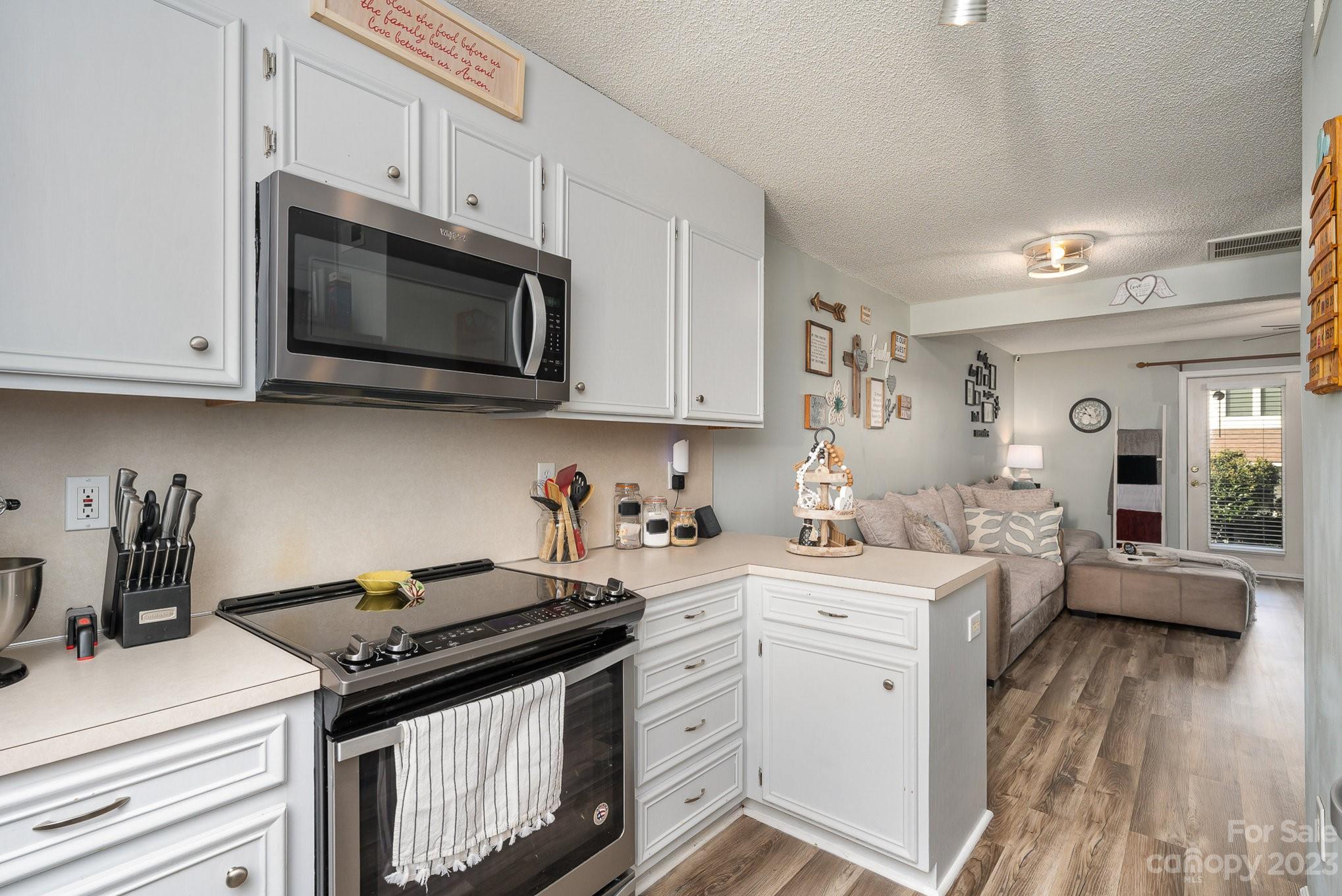 White Oak Manor - Residential