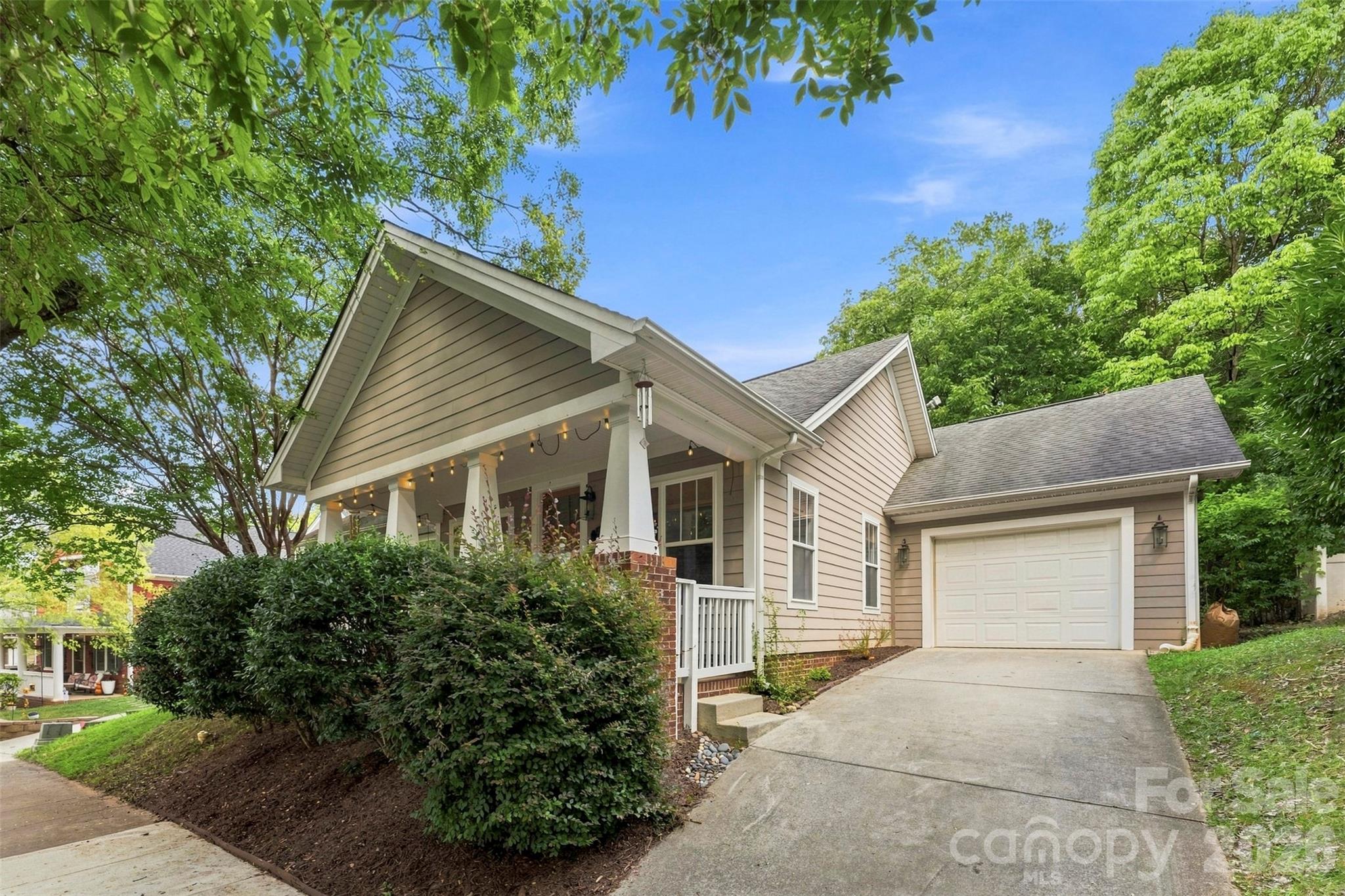 14100 Garden District Row