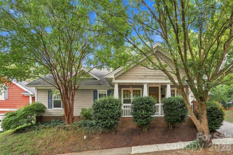 Photo of 14100 Garden District Row, Huntersville, NC 28078 (MLS # 4420231)