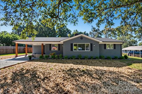 3916 Arvin Drive Charlotte NC 28269