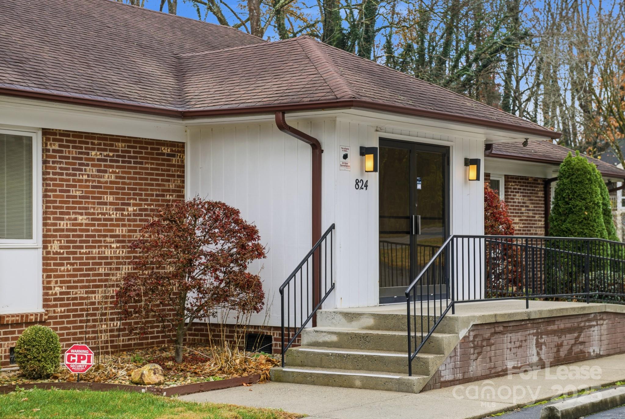 824 Lower Creek Drive NE