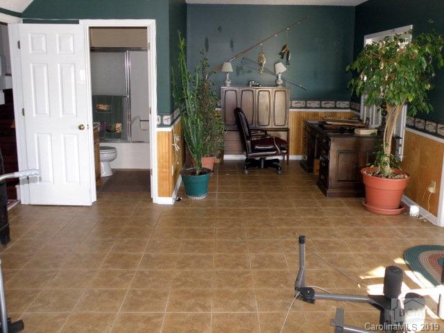 Laurel Pointe - Residential