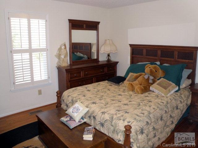 Laurel Pointe - Residential