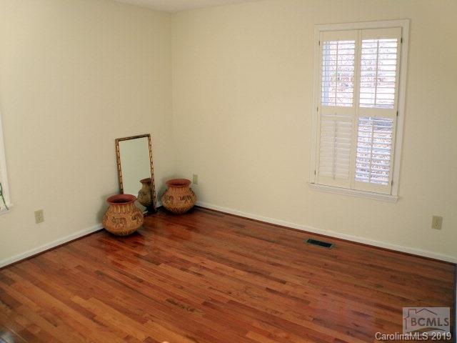 Laurel Pointe - Residential