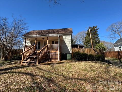 Photo of 224 Howard Street, Mount Holly, NC 28120 (MLS # 4384952)