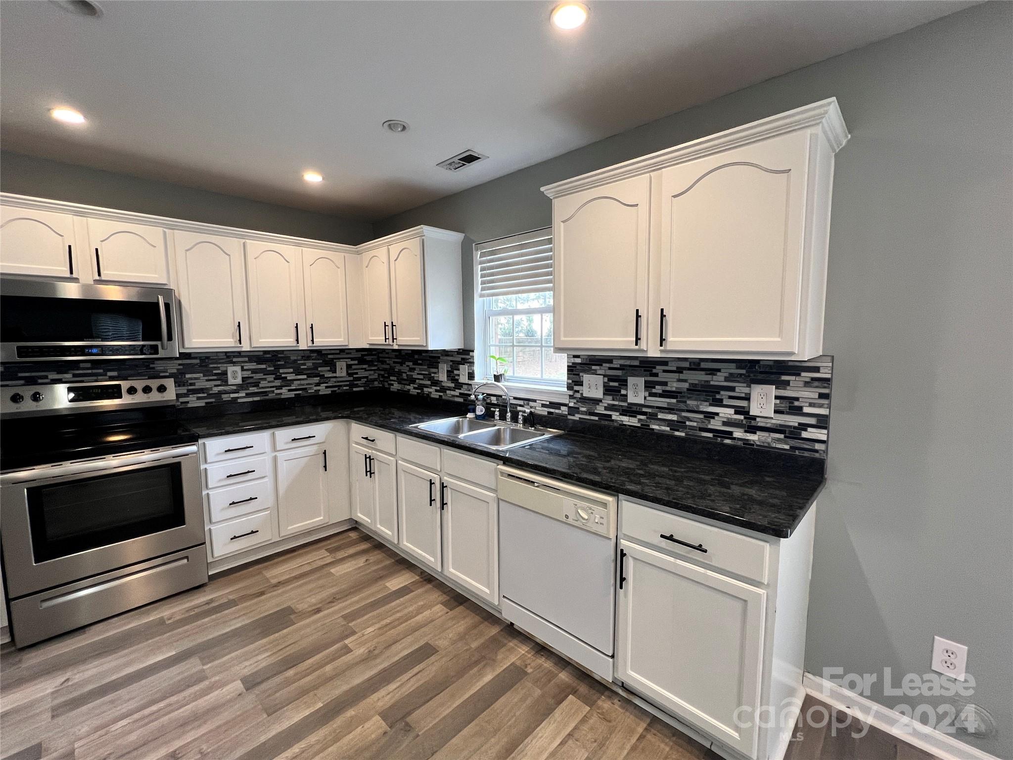 Commodore Peninsula - Residential Lease