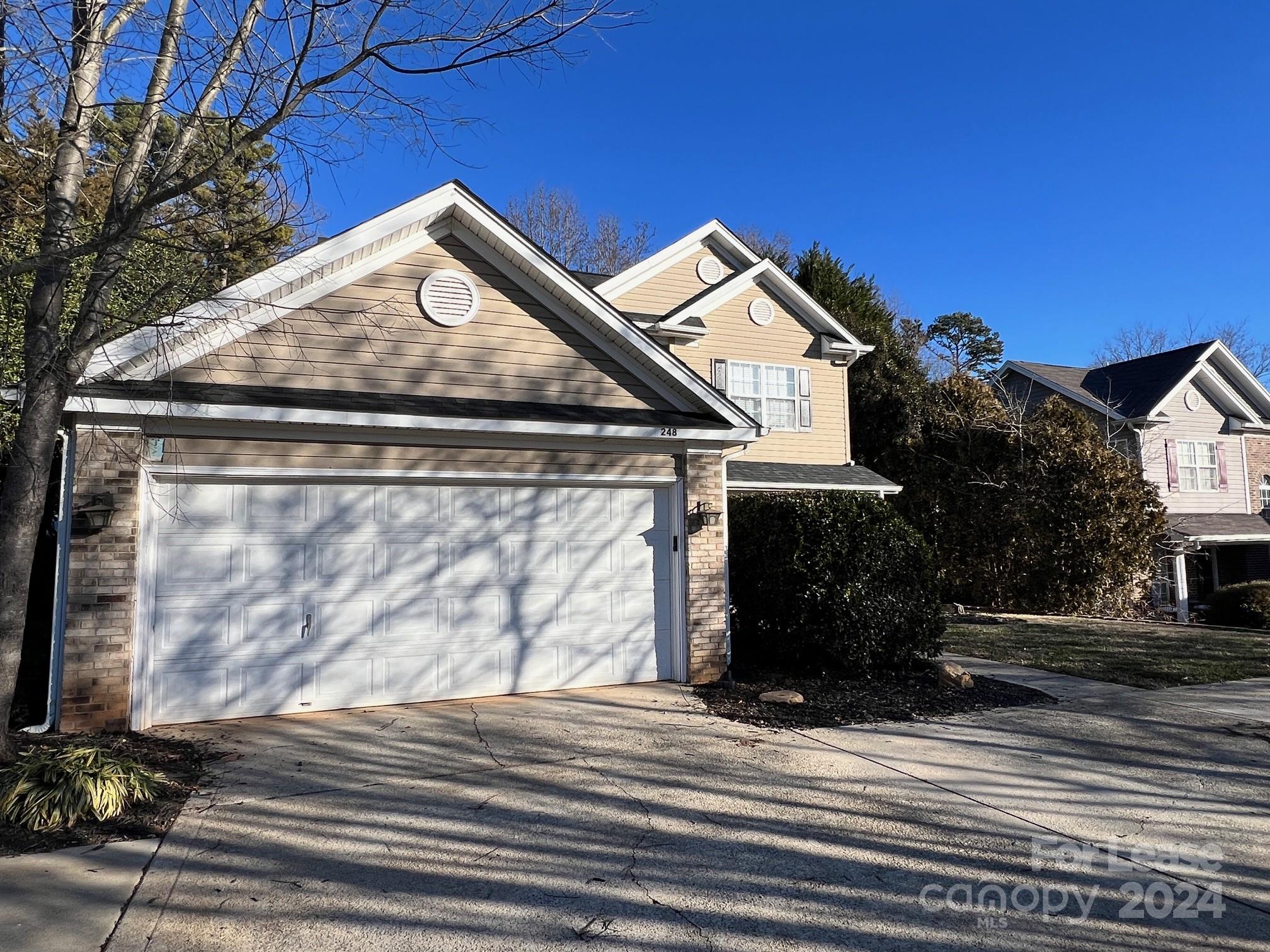 Commodore Peninsula - Residential Lease