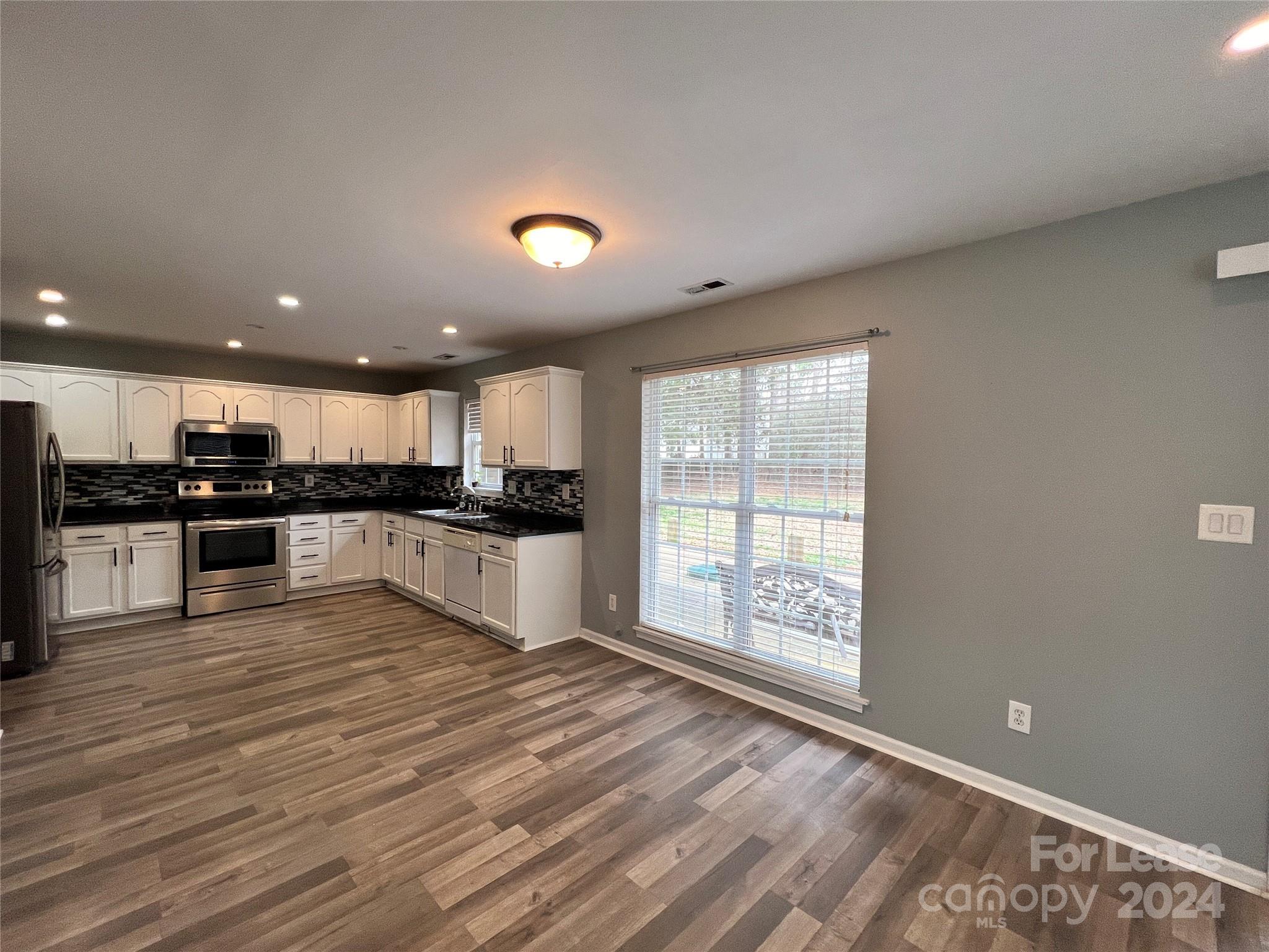 Commodore Peninsula - Residential Lease