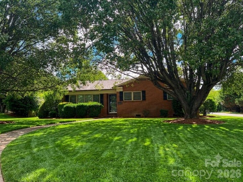 Photo of 2171 6th Street NE, Hickory, NC 28601 (MLS # 4396250)