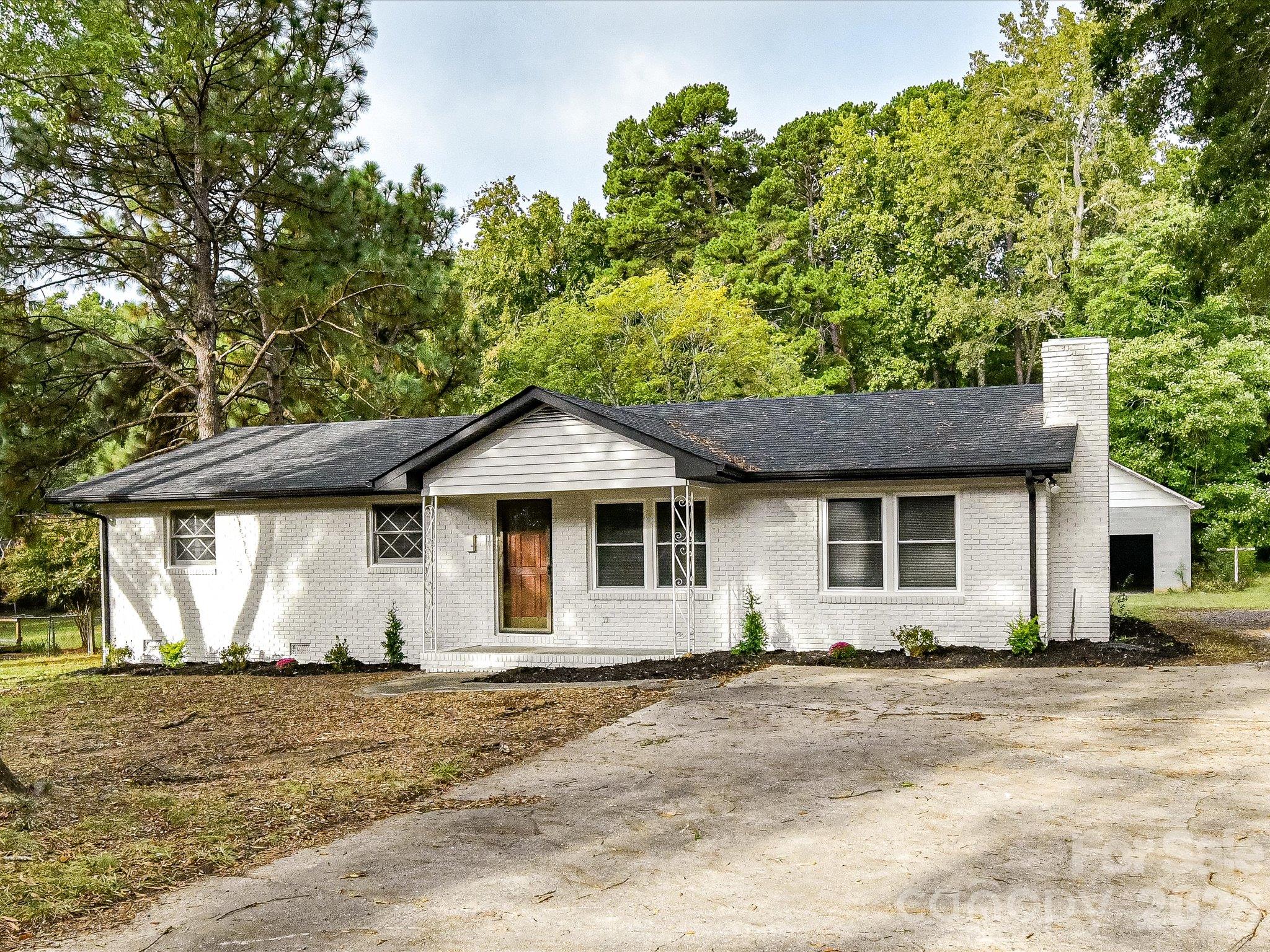 205 Oakland Street