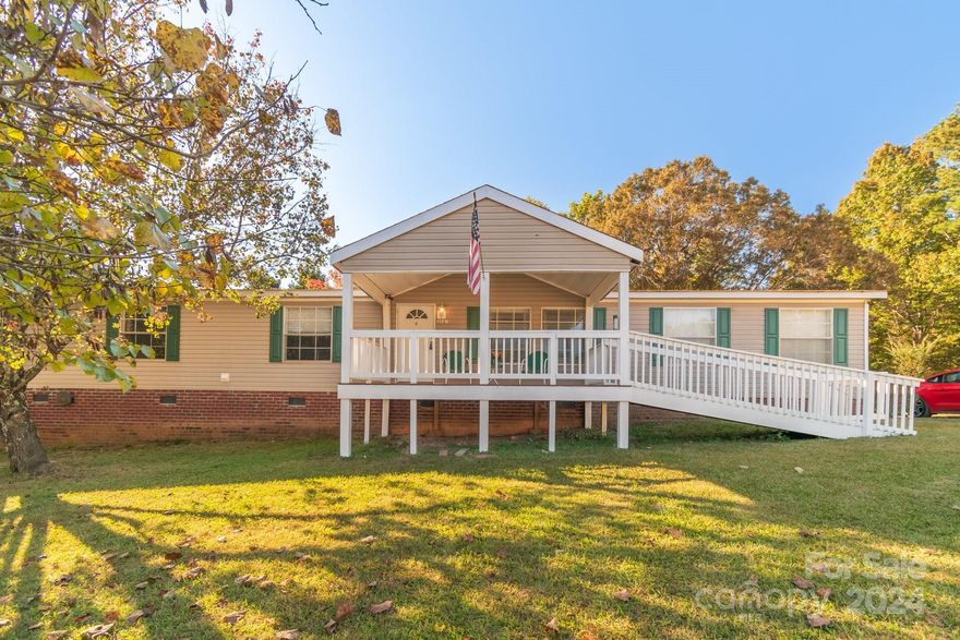 Introducing this exceptional new listing in Fort Mill, sitting on a spacious 1-acre lot. With nearly 2,500 square feet of living space, this home offers a perfect blend of comfort and versatility. Whether you’re a family looking for a move-in ready home with room to grow or an investor seeking a prime opportunity, this property delivers. Fort Mill’s charm, combined with this home’s dual potential, makes it a must-see for anyone looking to invest in quality living. Don’t miss the chance to own a piece of this rapidly growing community!