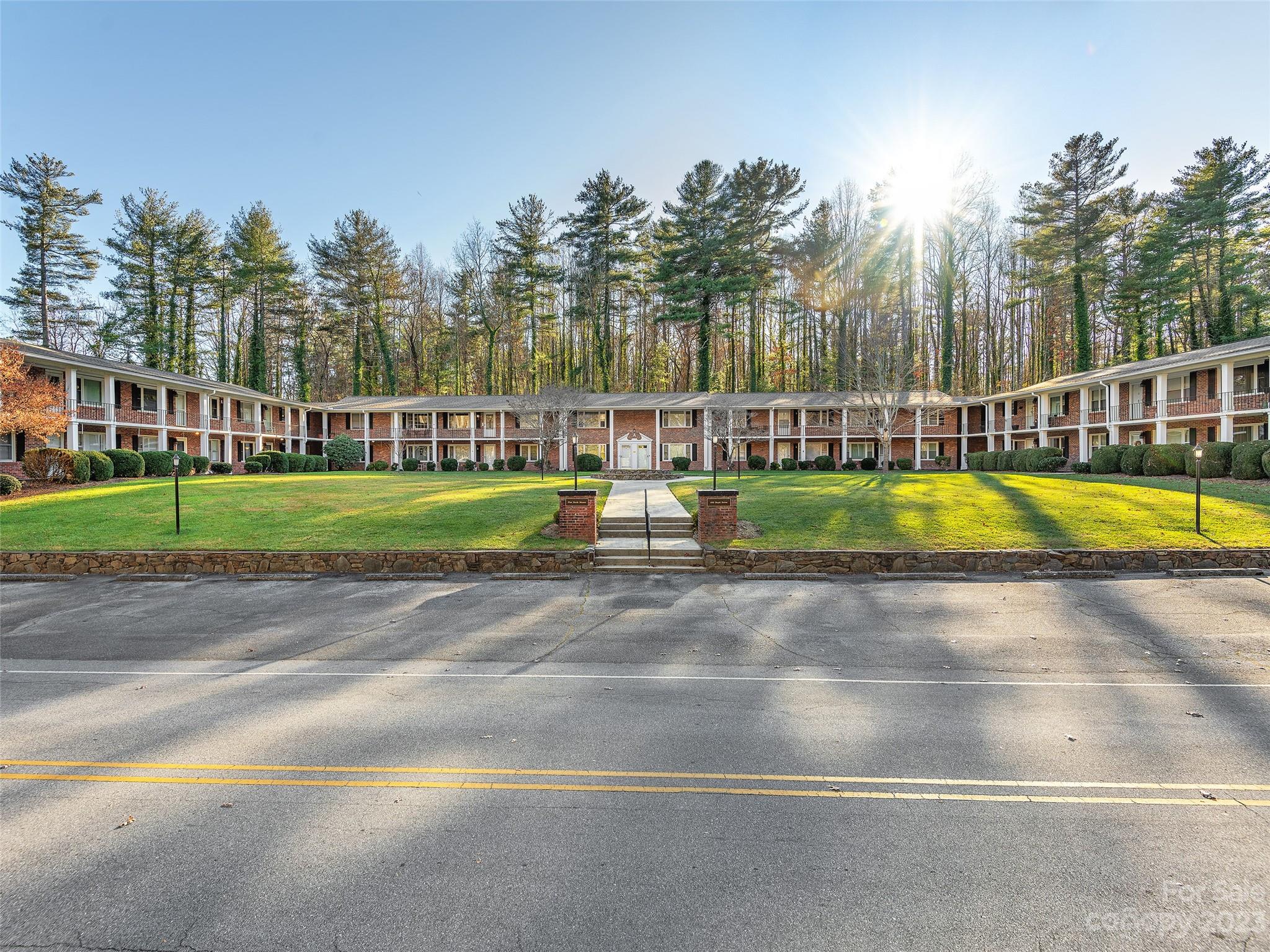 Flat Rock Manor - Residential