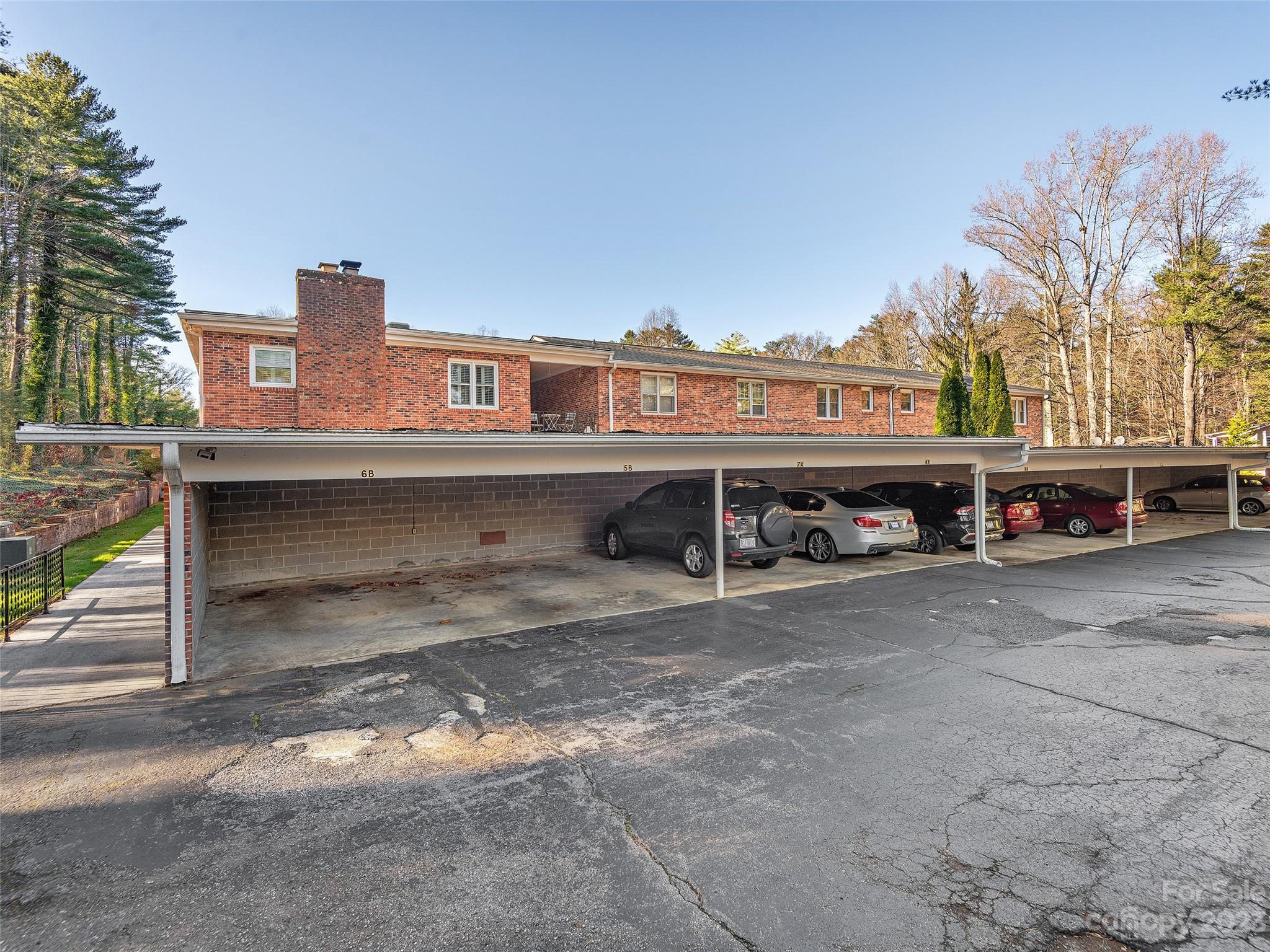 Flat Rock Manor - Residential