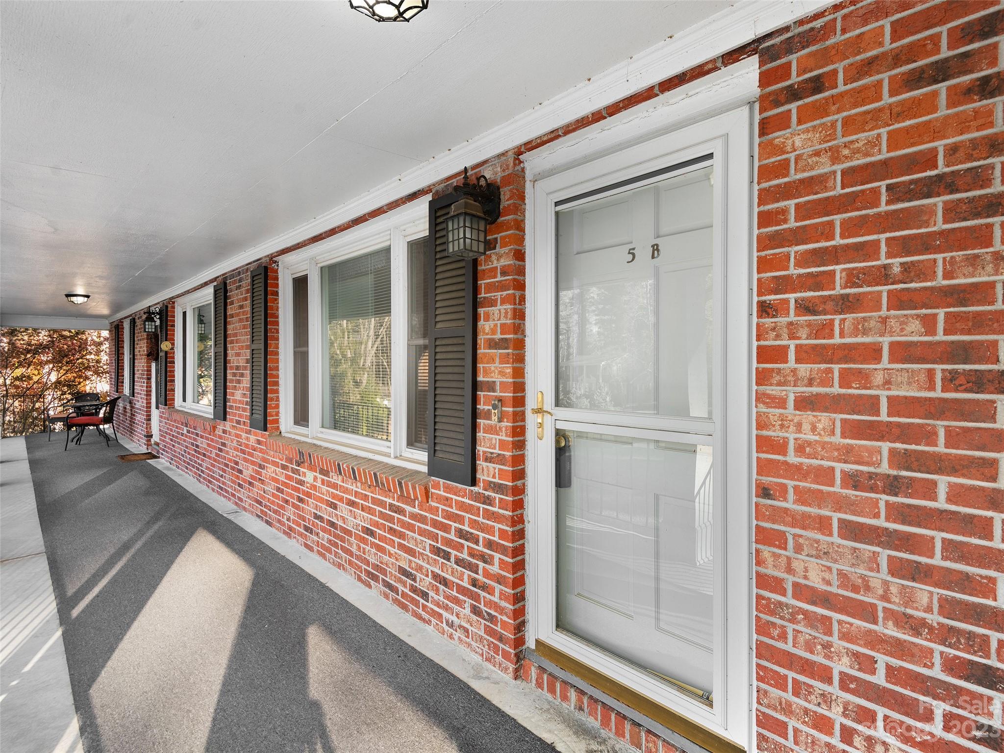 Flat Rock Manor - Residential