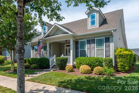 Photo of 17718 Morehampton Avenue, Cornelius, NC 28031 (MLS # 4389501)