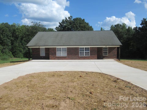 Photo of 820 Horseshoe Lake Road, Lincolnton, NC 28092 (MLS # 4420095)