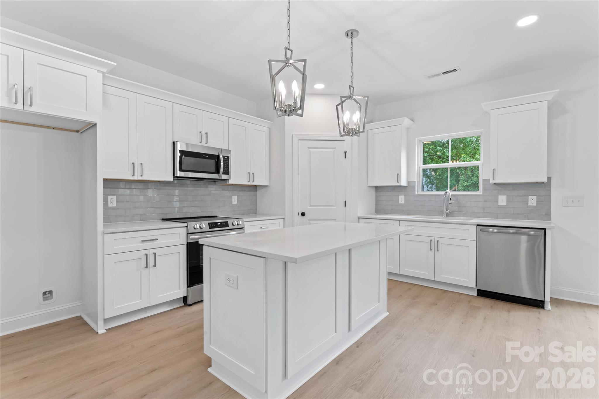 209 Henderson Circle