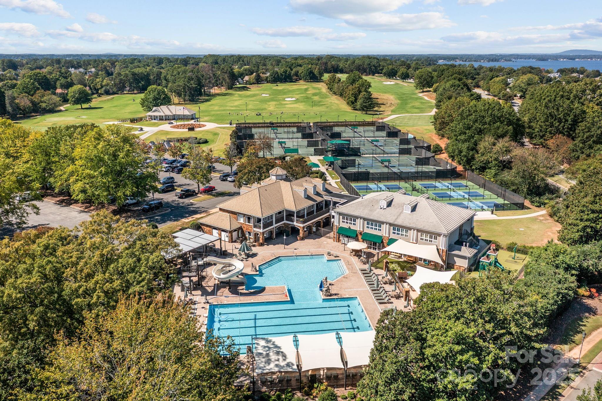 The Peninsula - Residential