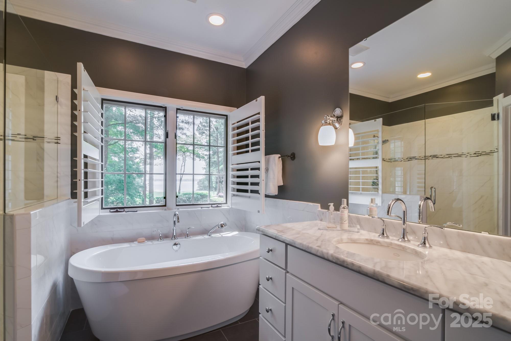 The Peninsula - Residential