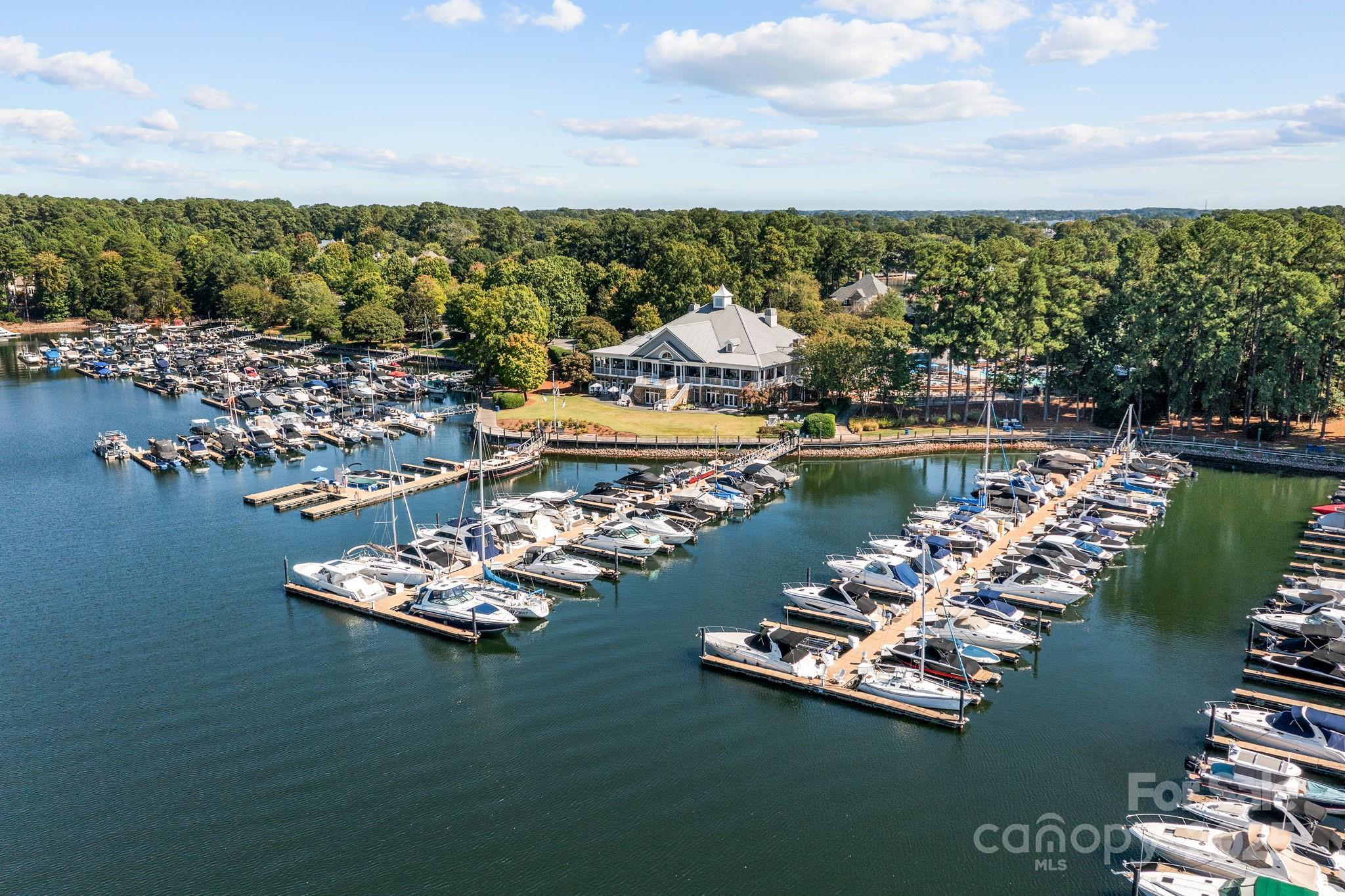 The Peninsula - Residential