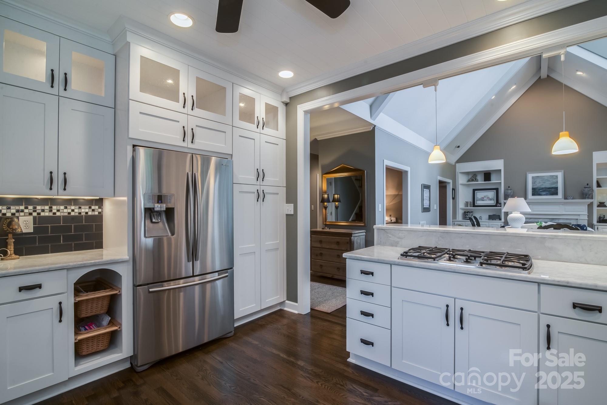 The Peninsula - Residential