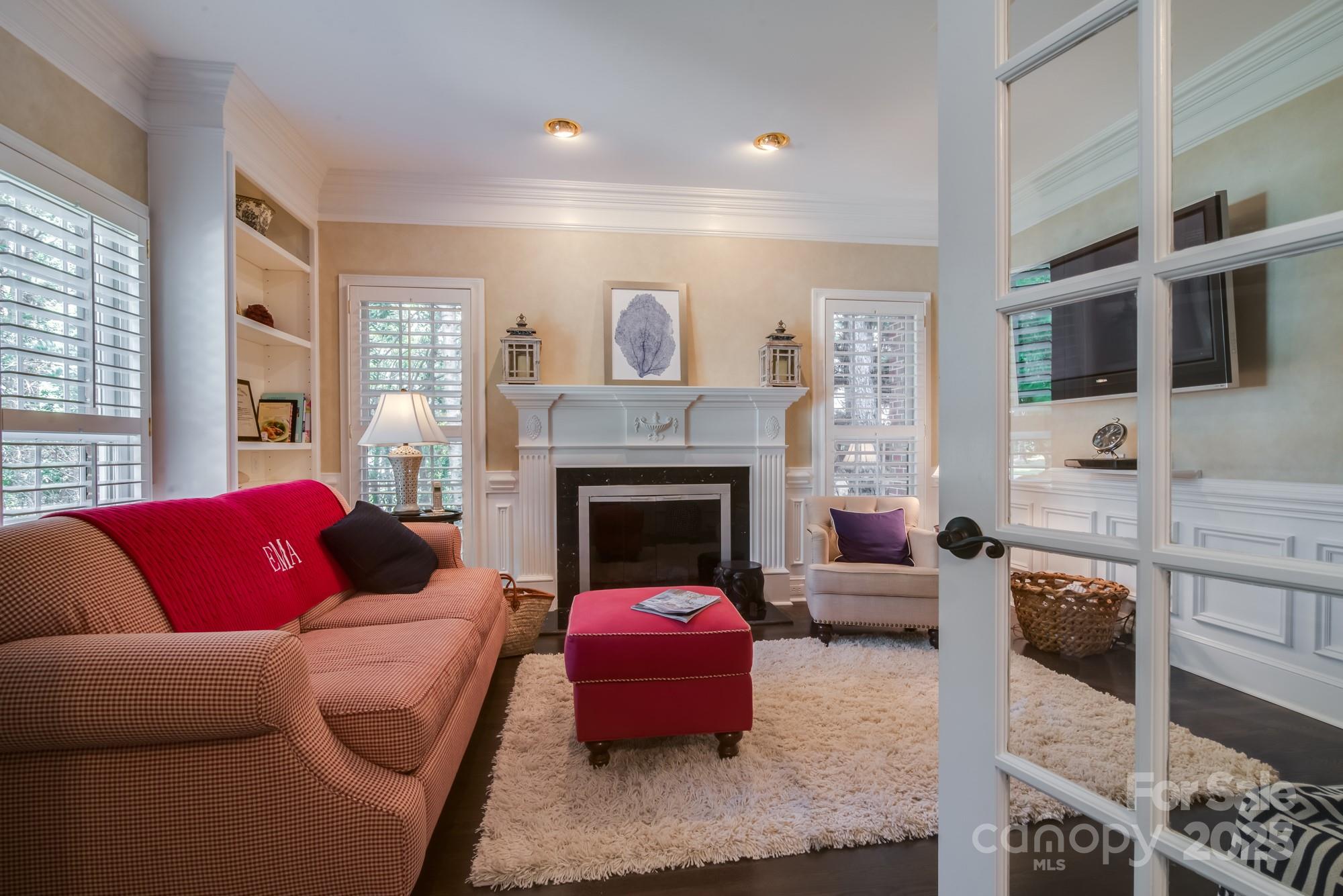 The Peninsula - Residential