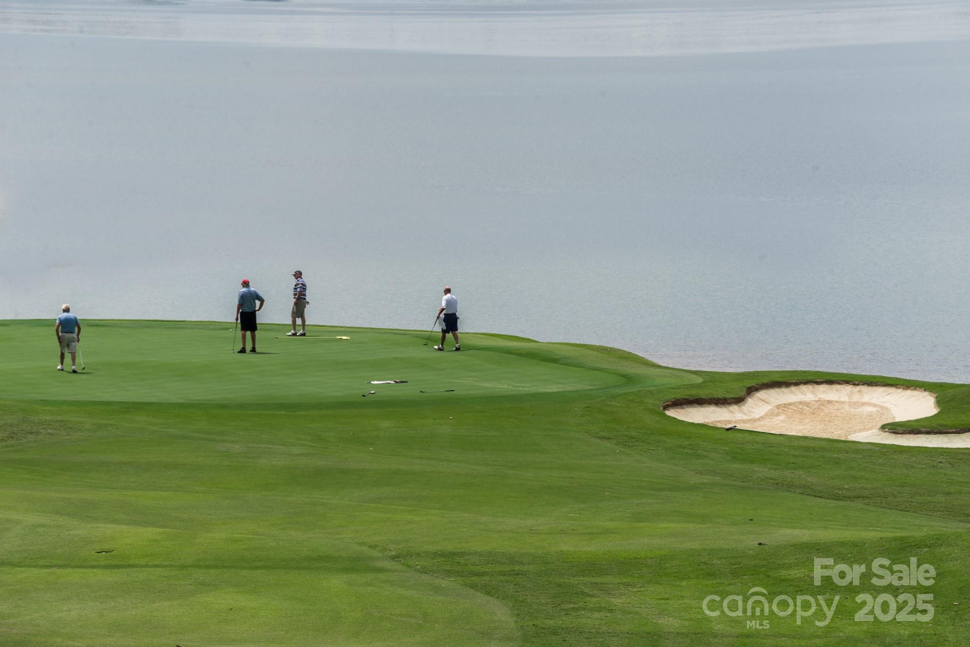 The Peninsula - Residential