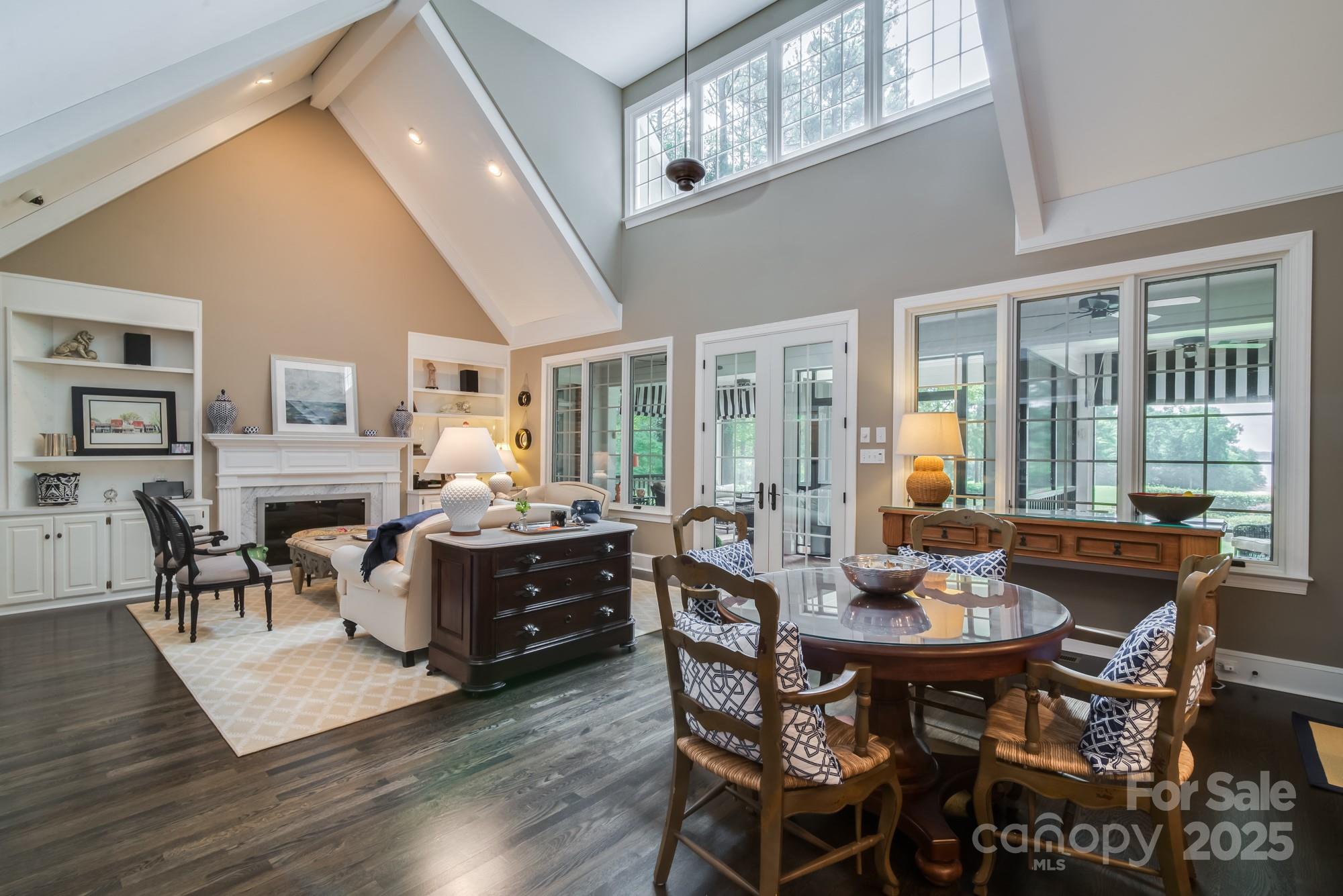 The Peninsula - Residential