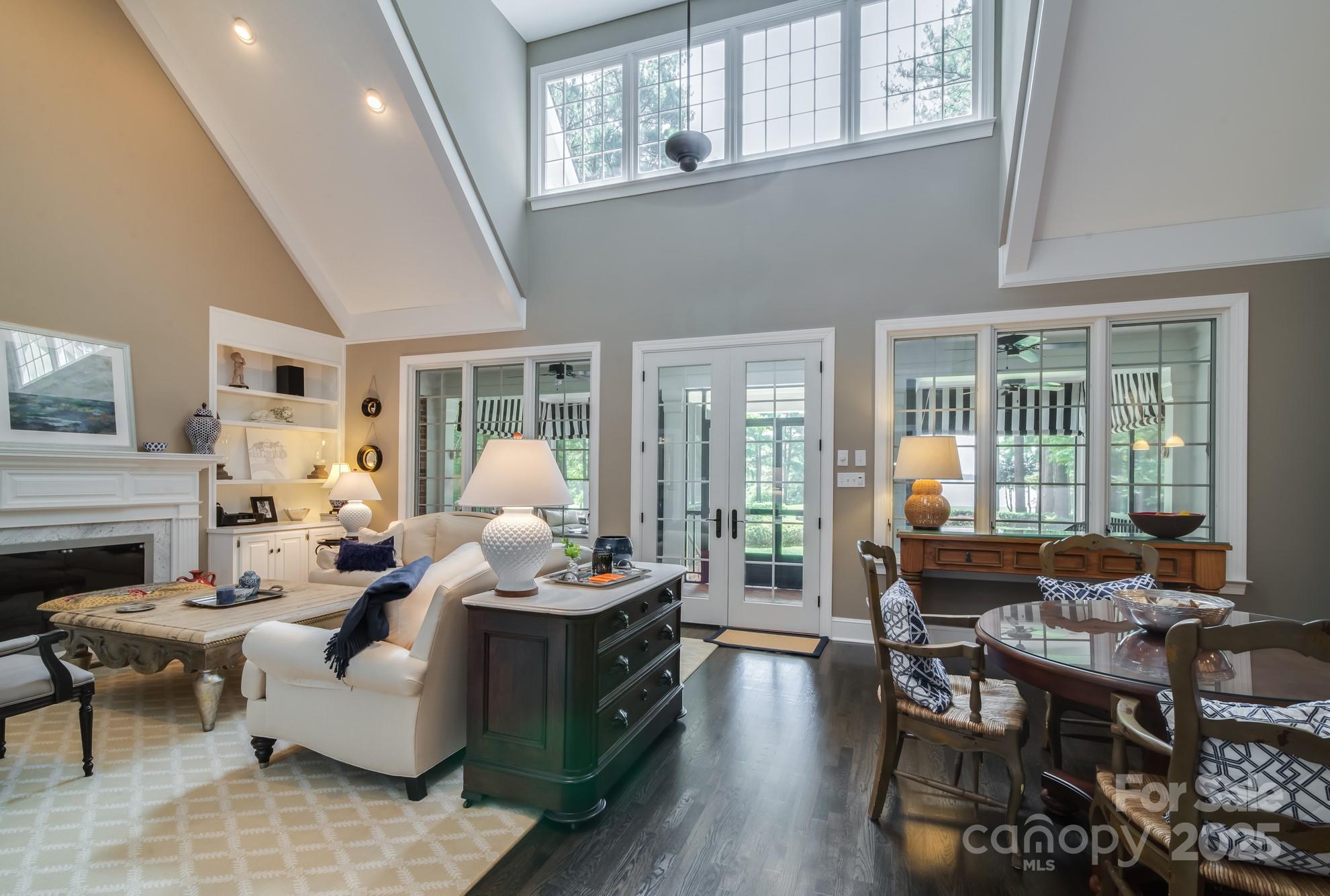 The Peninsula - Residential