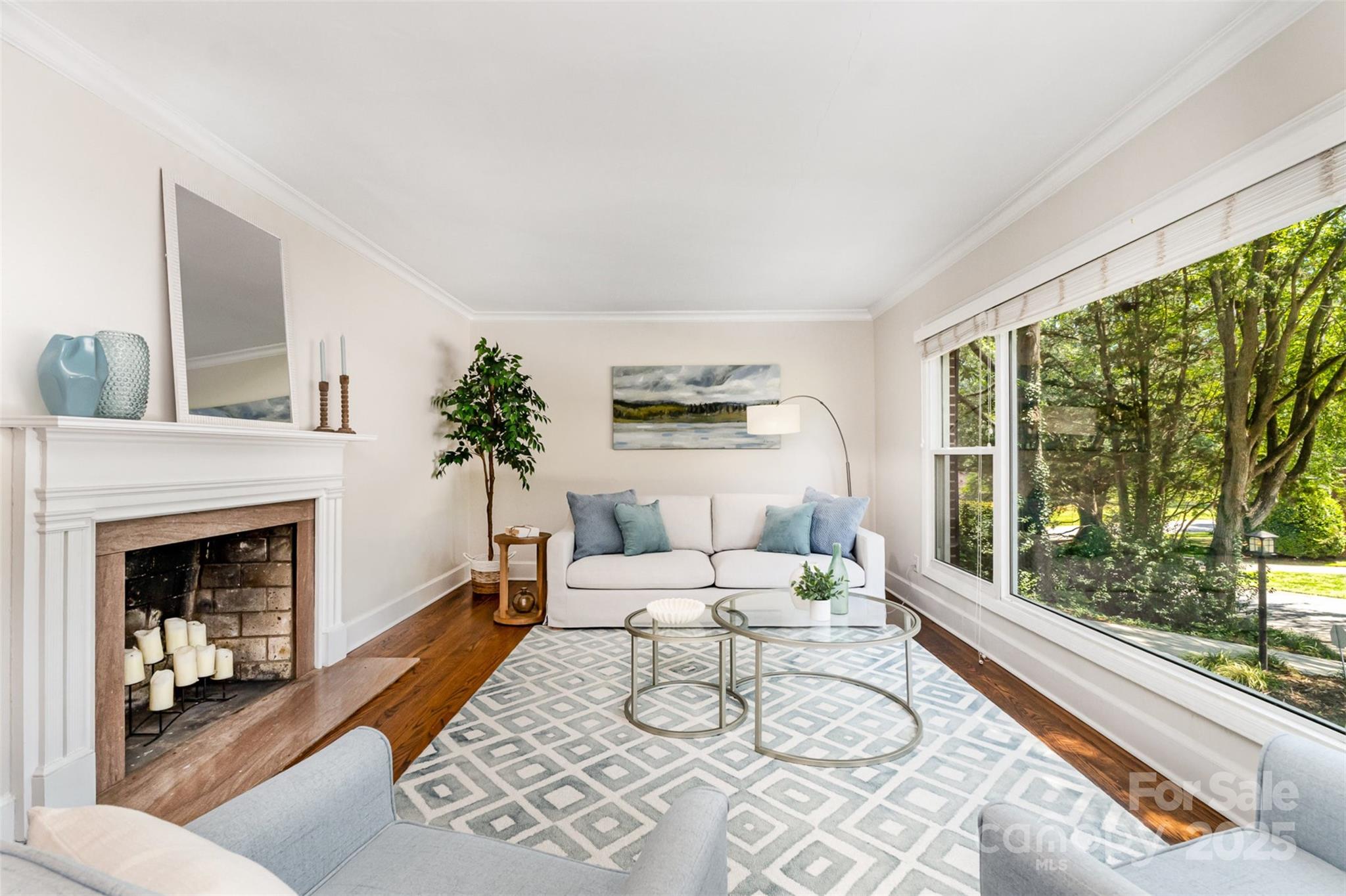4712 Lamont Drive