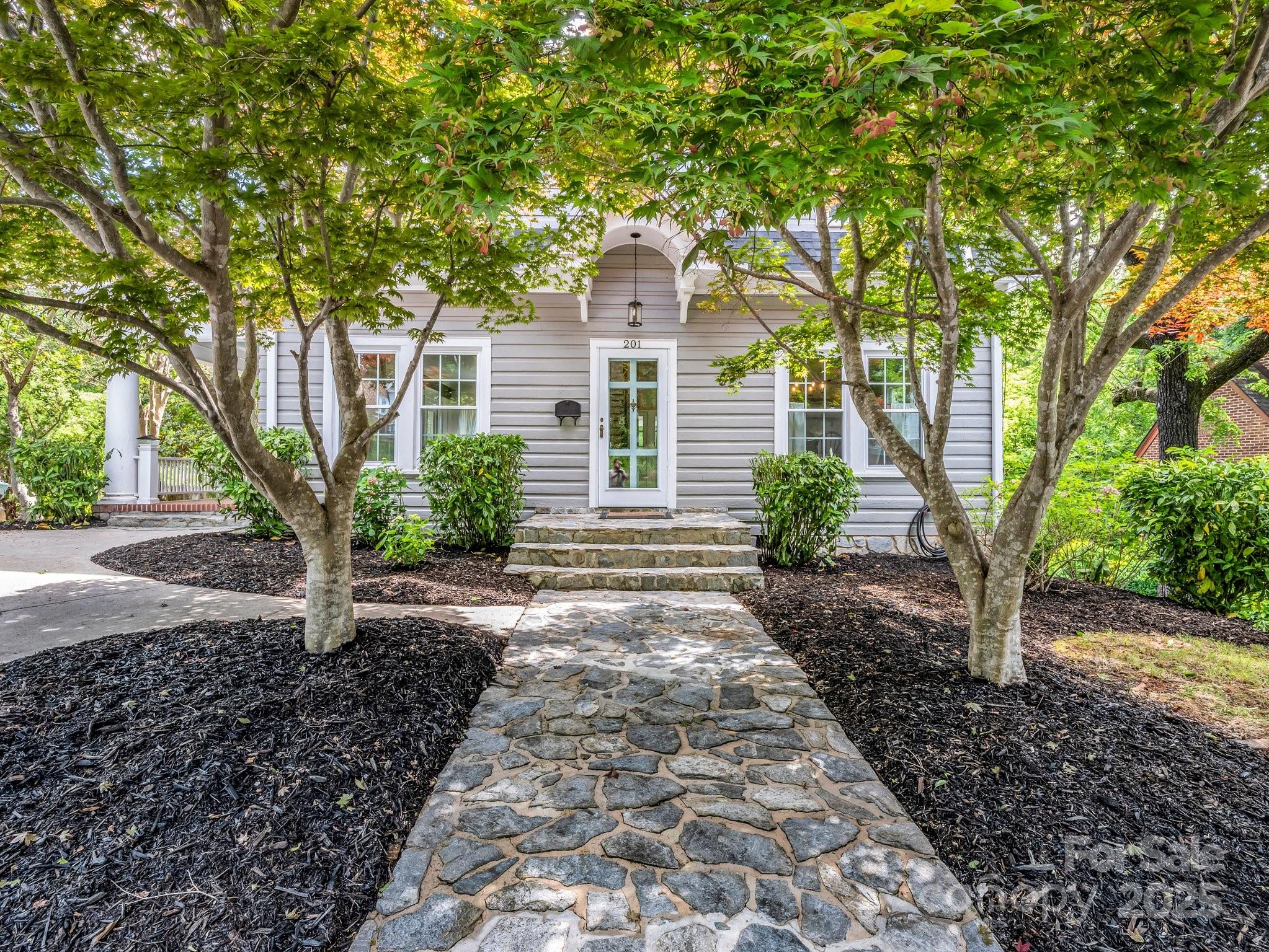 201 W 6th Street