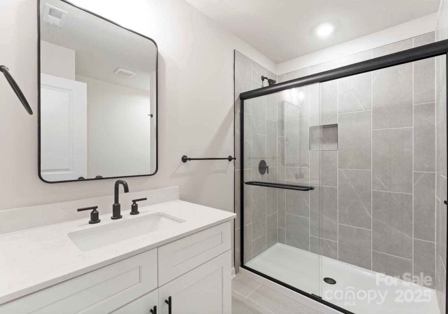 6041 King Charles Court 17