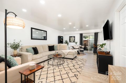 1635 Merry Oaks Road Charlotte NC 28205