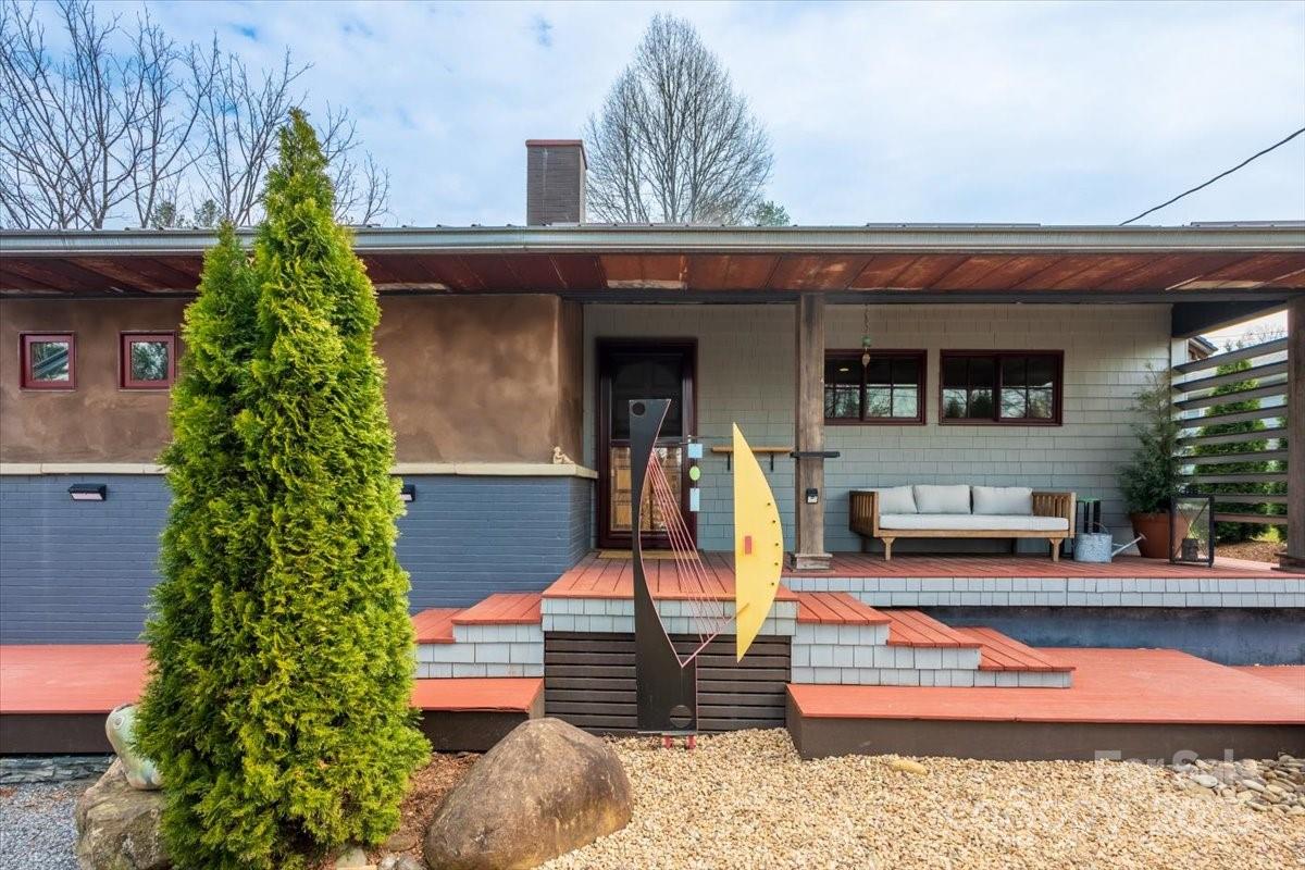 206 West Lane