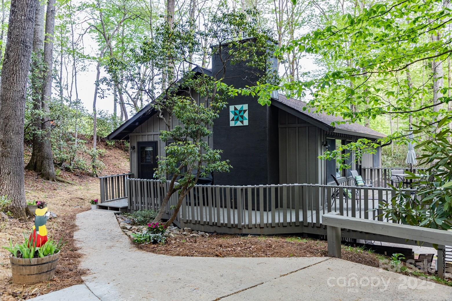 76 Creekside Drive