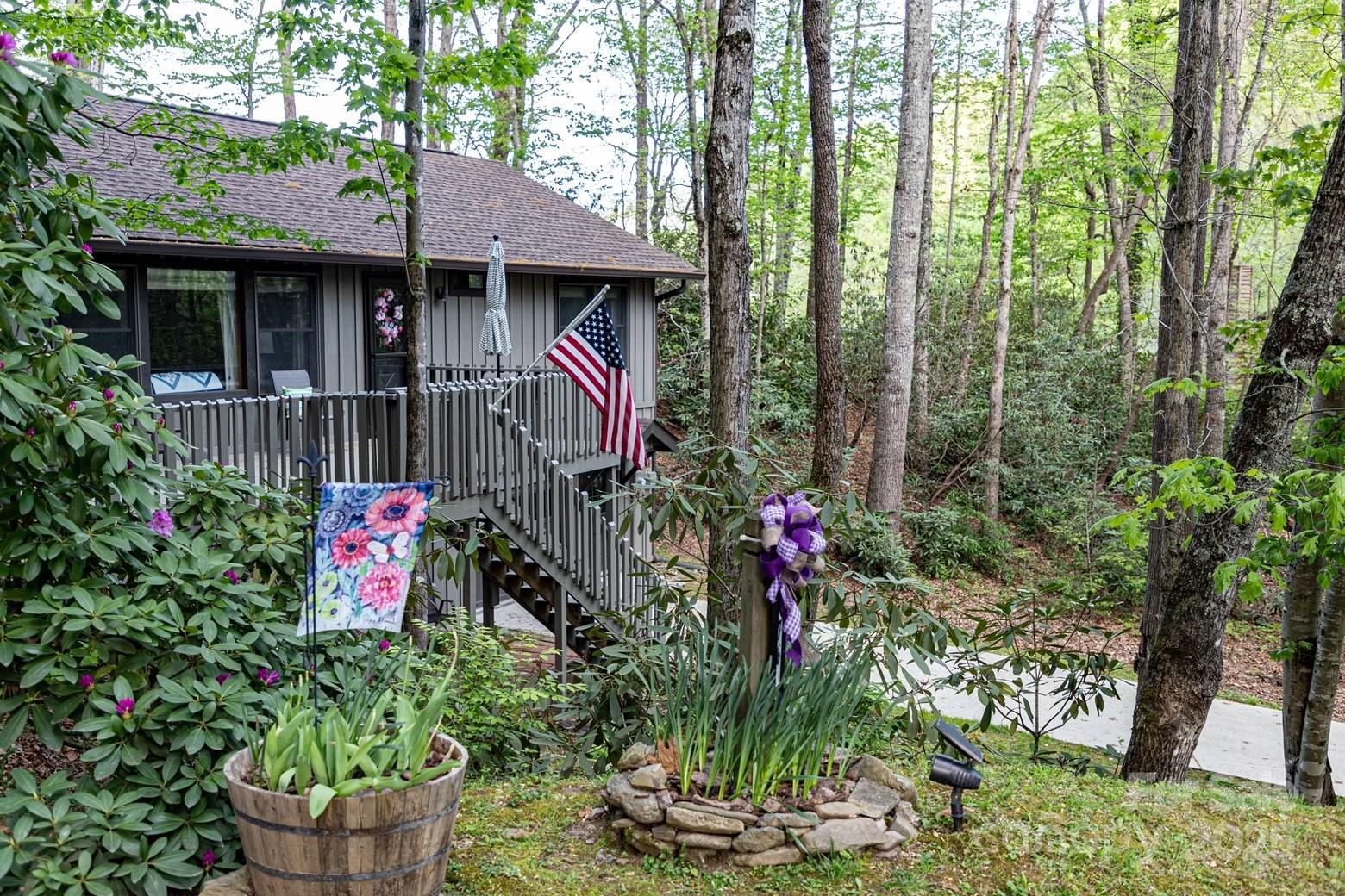 76 Creekside Drive