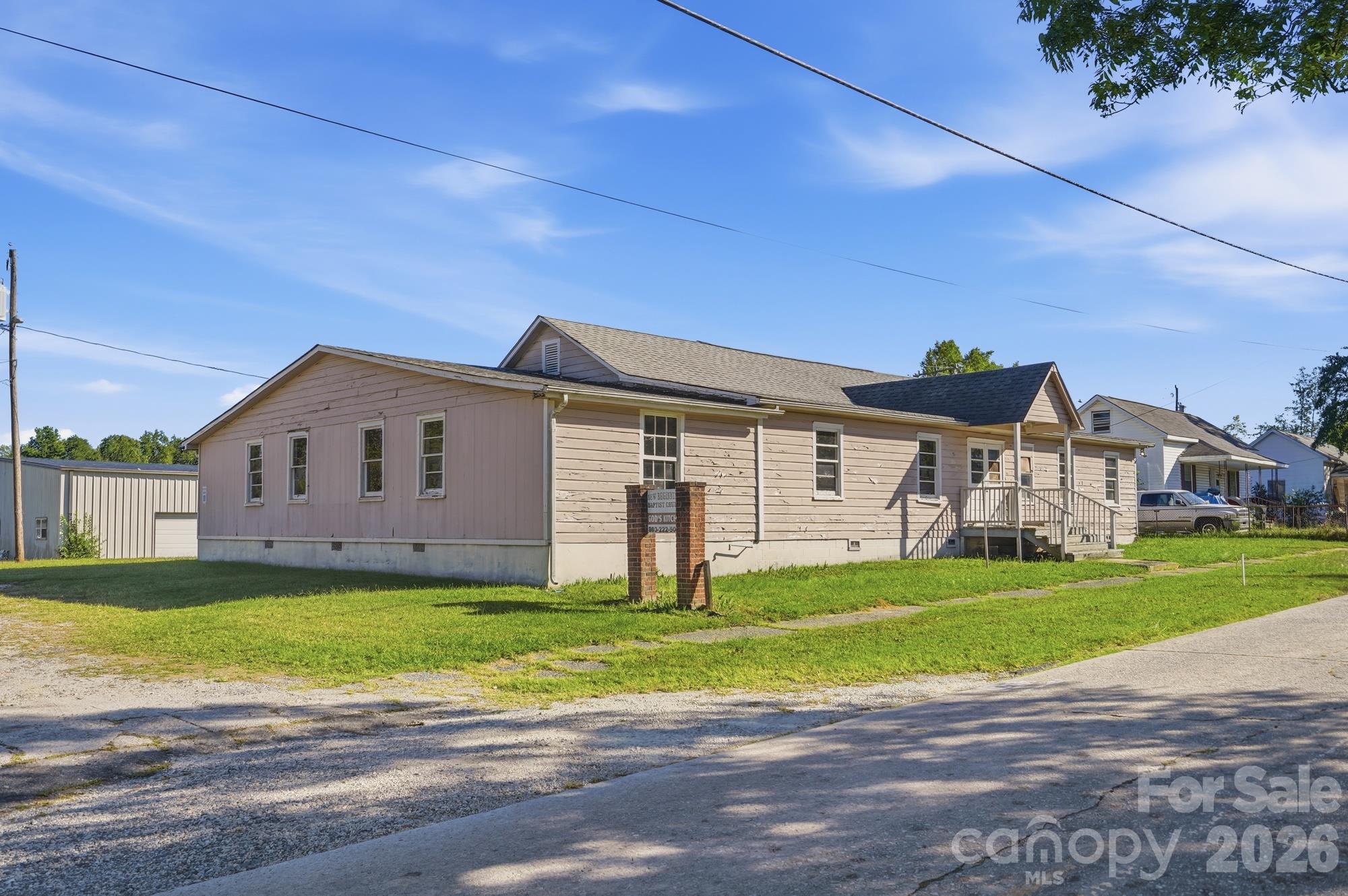 706 Old North Main Street