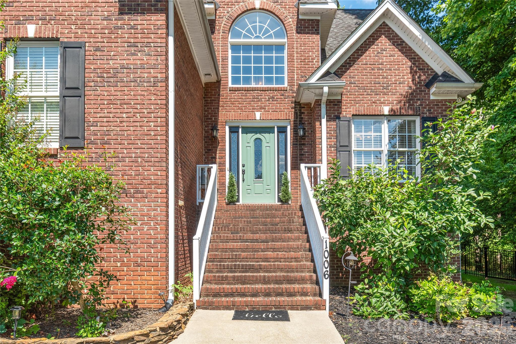 1006 Strawberry Lane