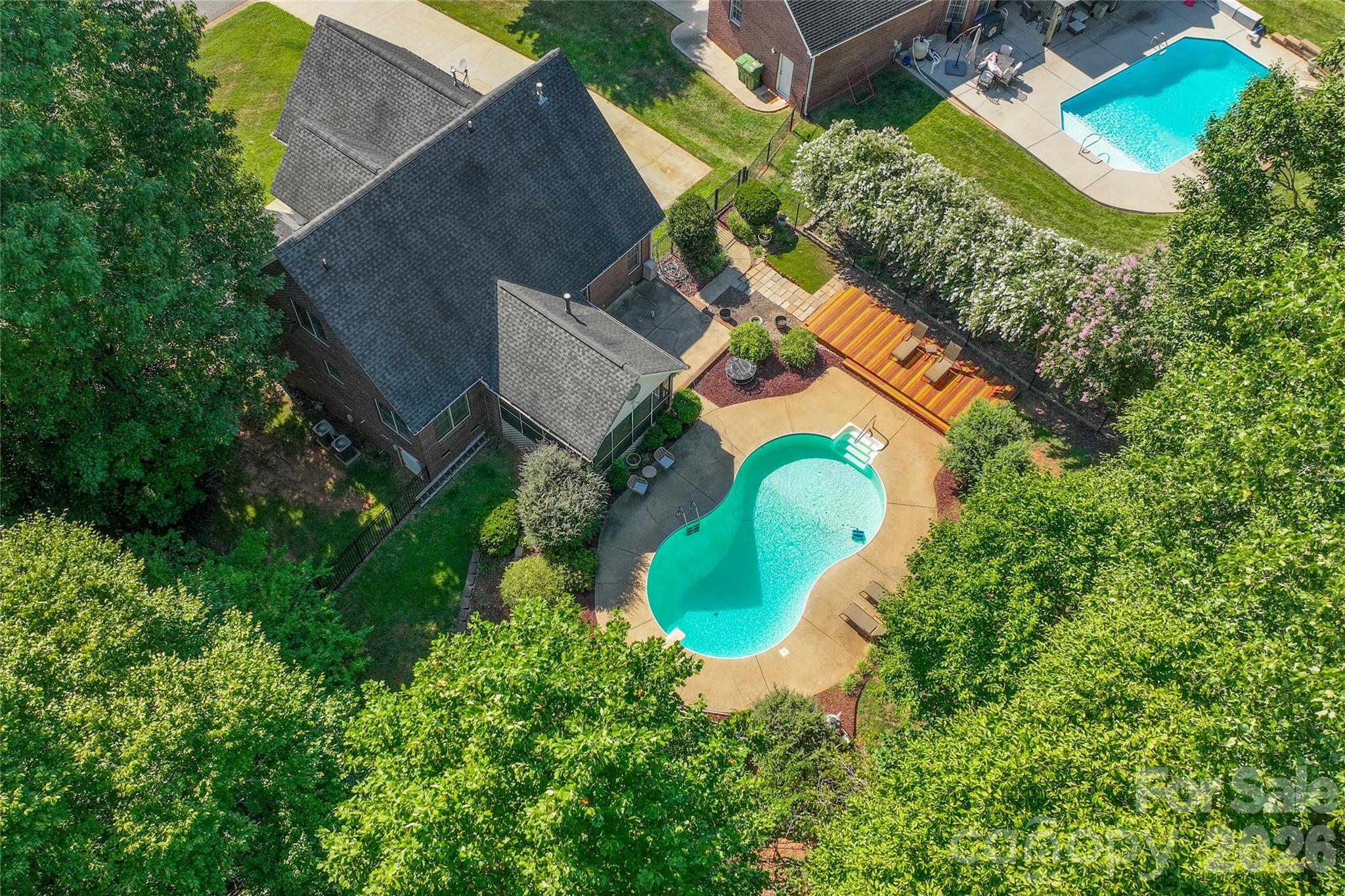1006 Strawberry Lane