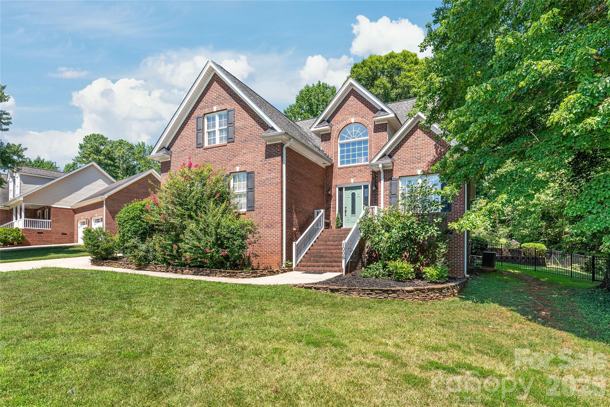 1006 Strawberry Lane