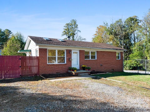 Photo of 62 Deaverview Road, Asheville, NC 28806 (MLS # 4437234)