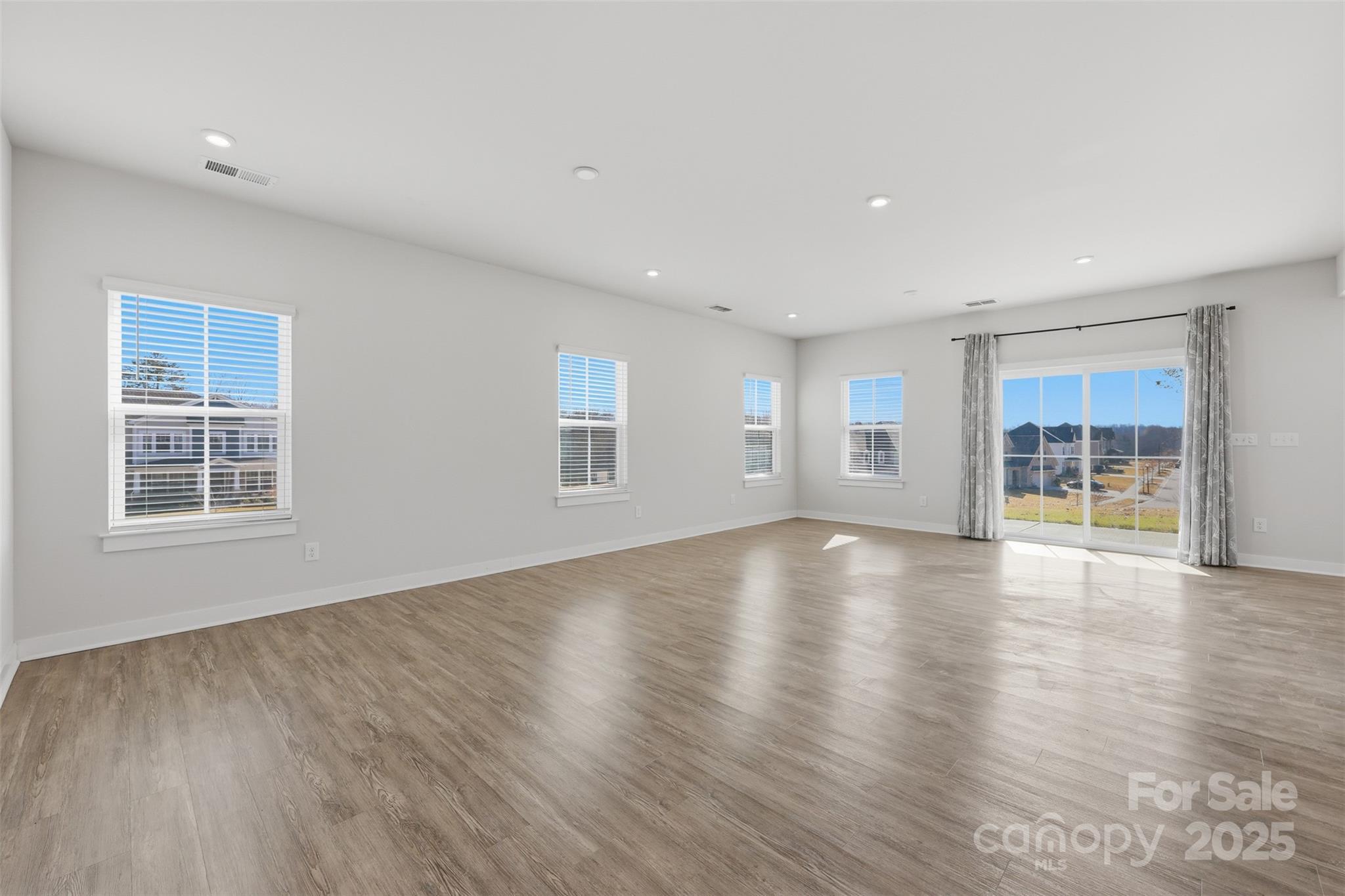 Holcomb Woods - Residential