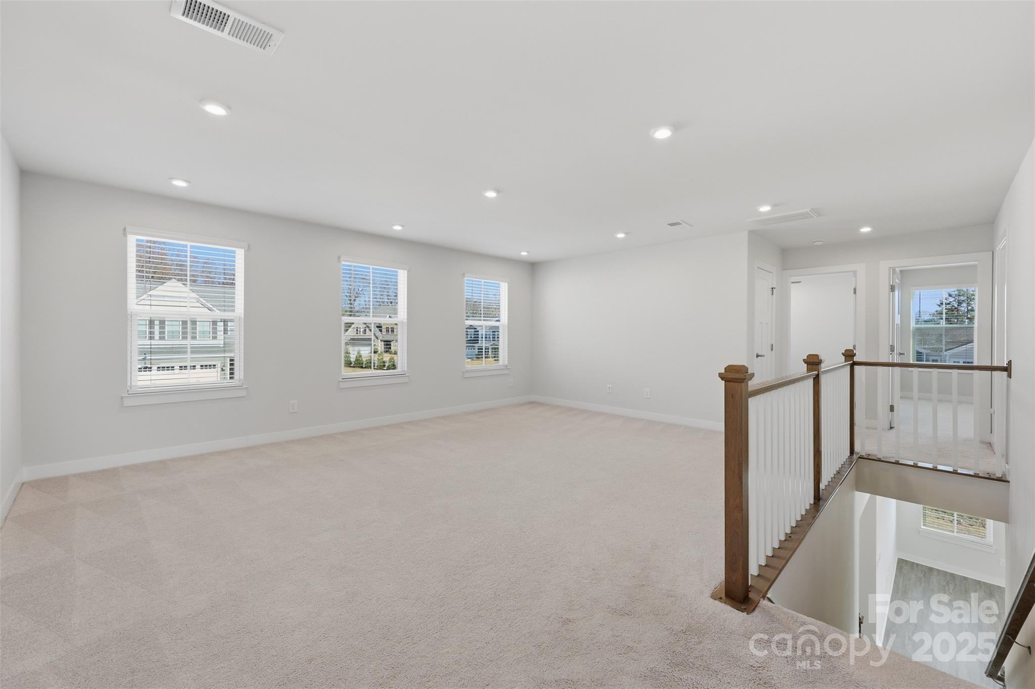 Holcomb Woods - Residential