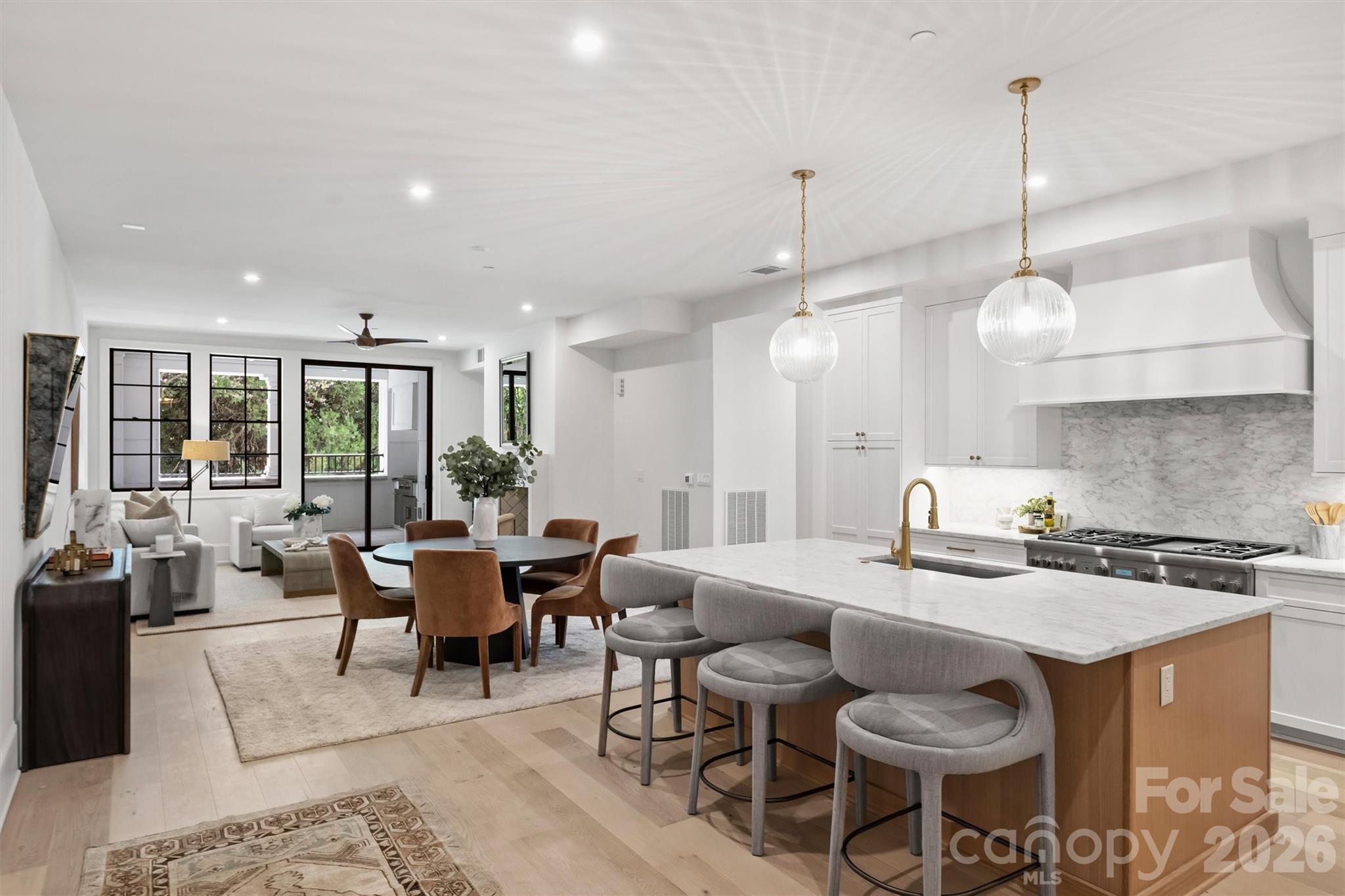 409 Queens Road 204