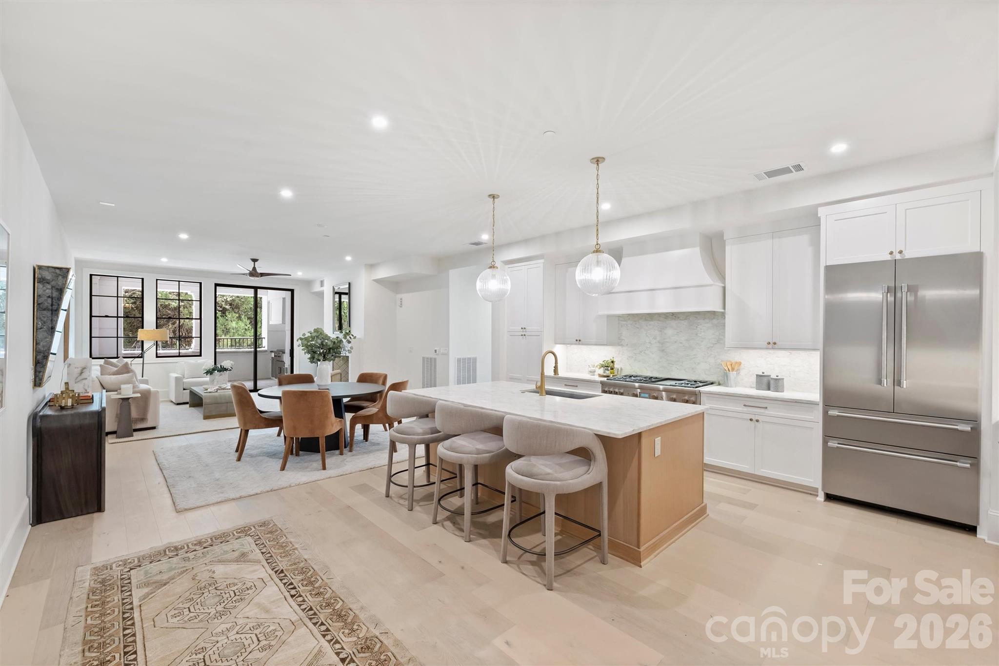 409 Queens Road 204