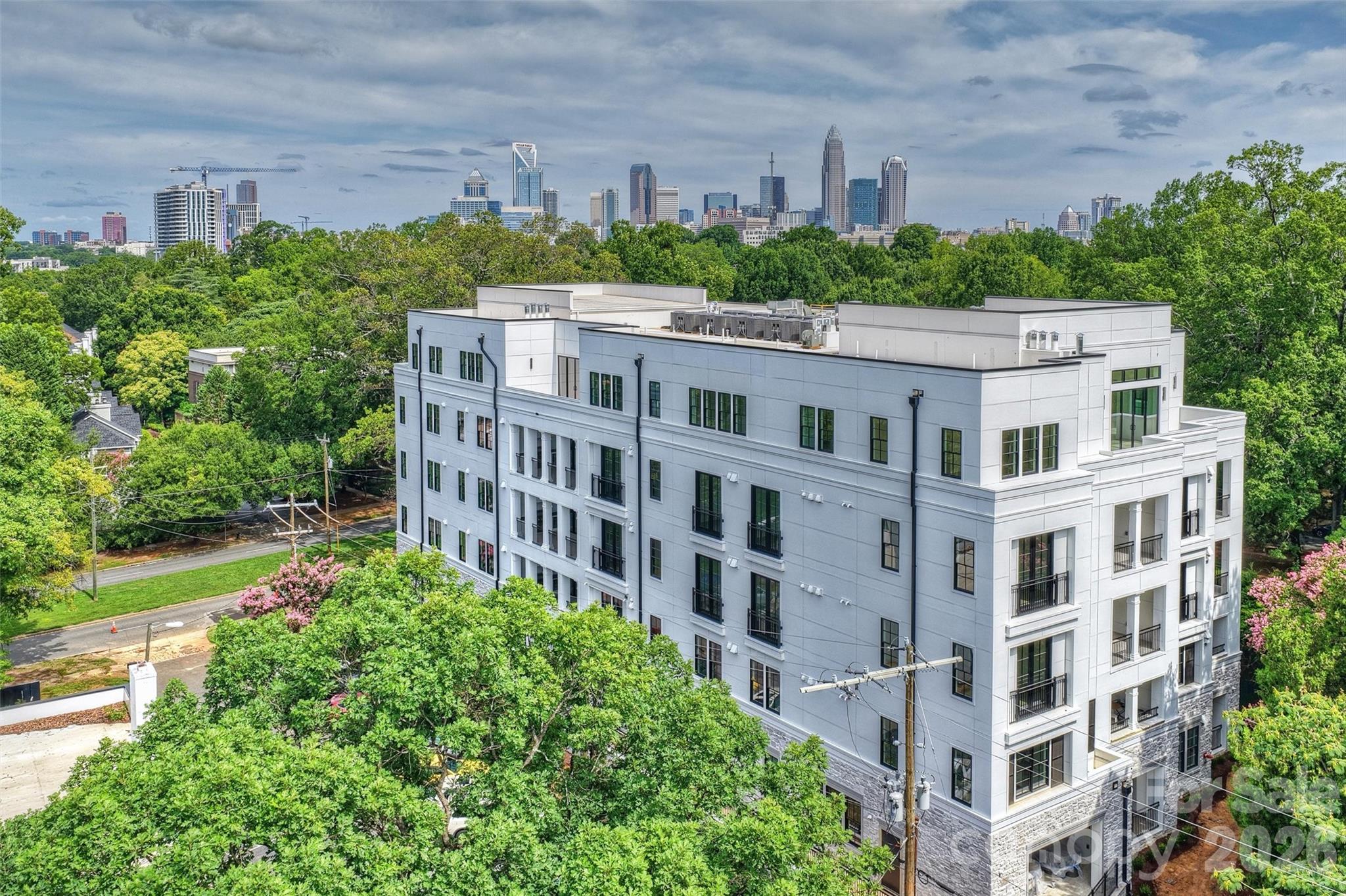 409 Queens Road 204